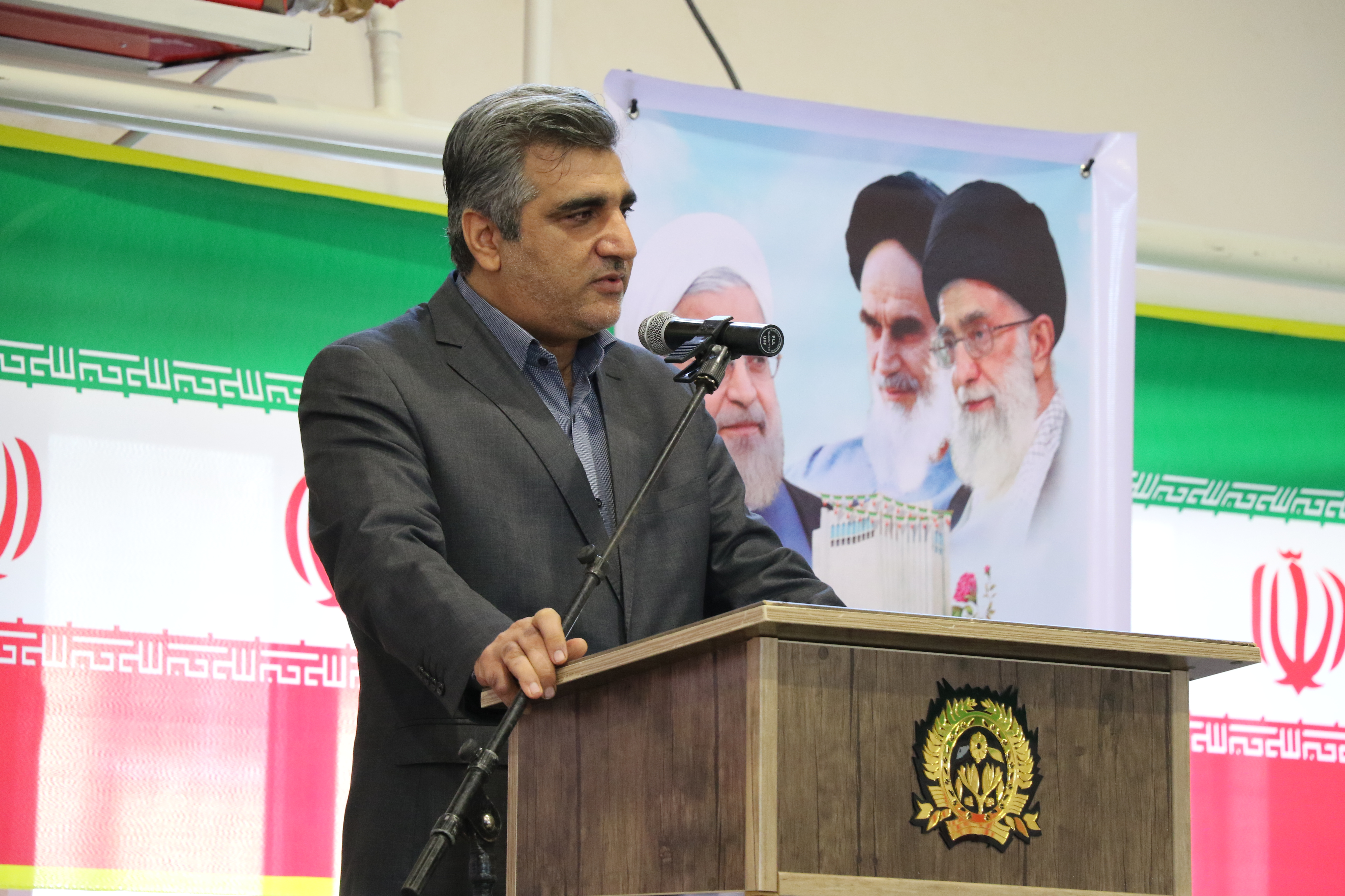 استاندار گیلان در مراسم افتتاح خانه کشتی شهرداری لاهیجان: شهرداری لاهیجان با برگزاری جشنواره آدم برفی، از ظرفیتها بخوبی استفاده کرد